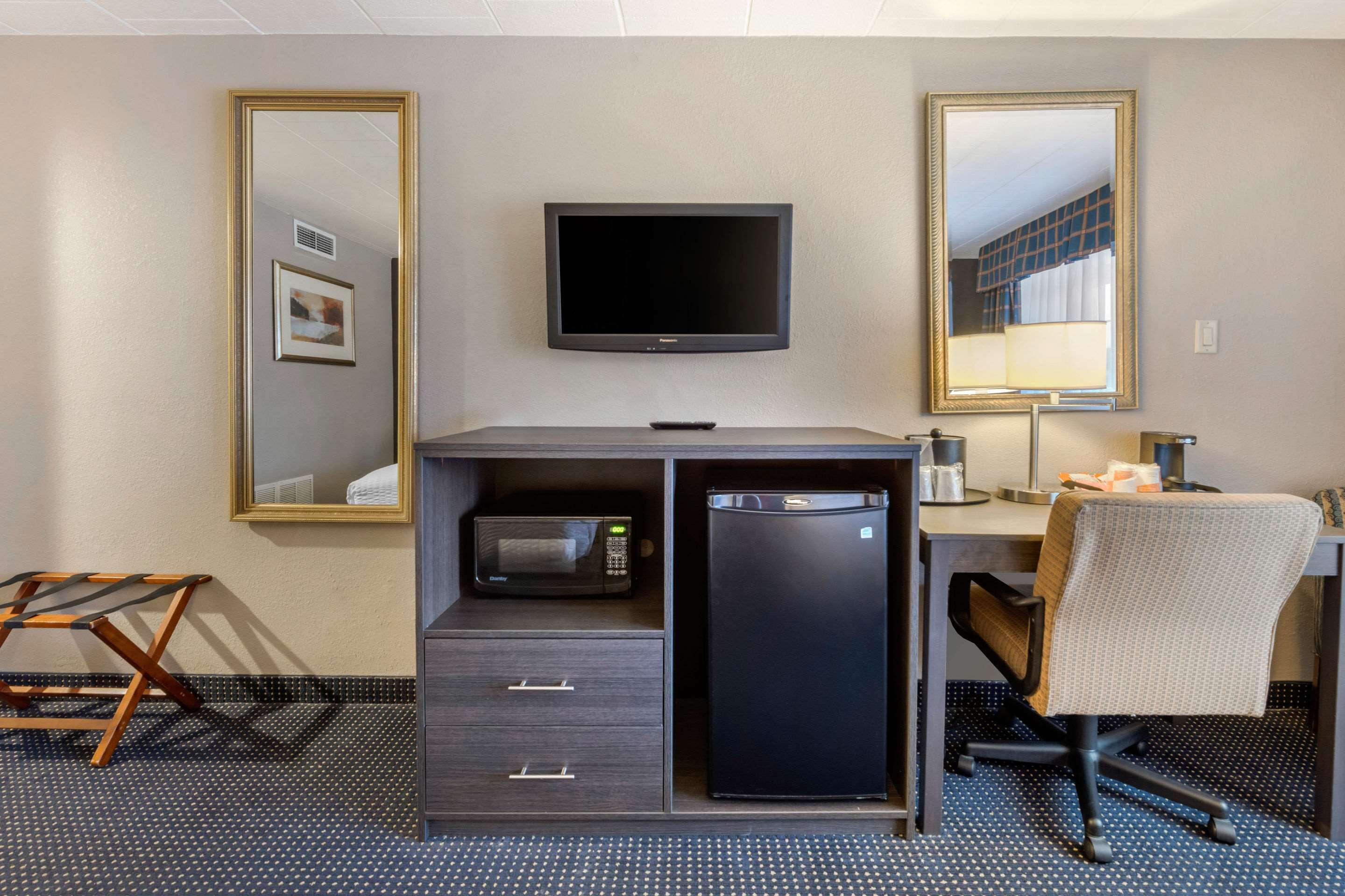 ניו קמברלנד Clarion Hotel And Conference Center Harrisburg West מראה חיצוני תמונה