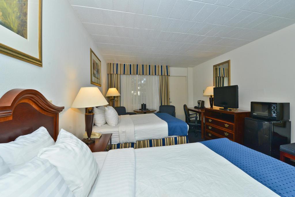 ניו קמברלנד Clarion Hotel And Conference Center Harrisburg West מראה חיצוני תמונה