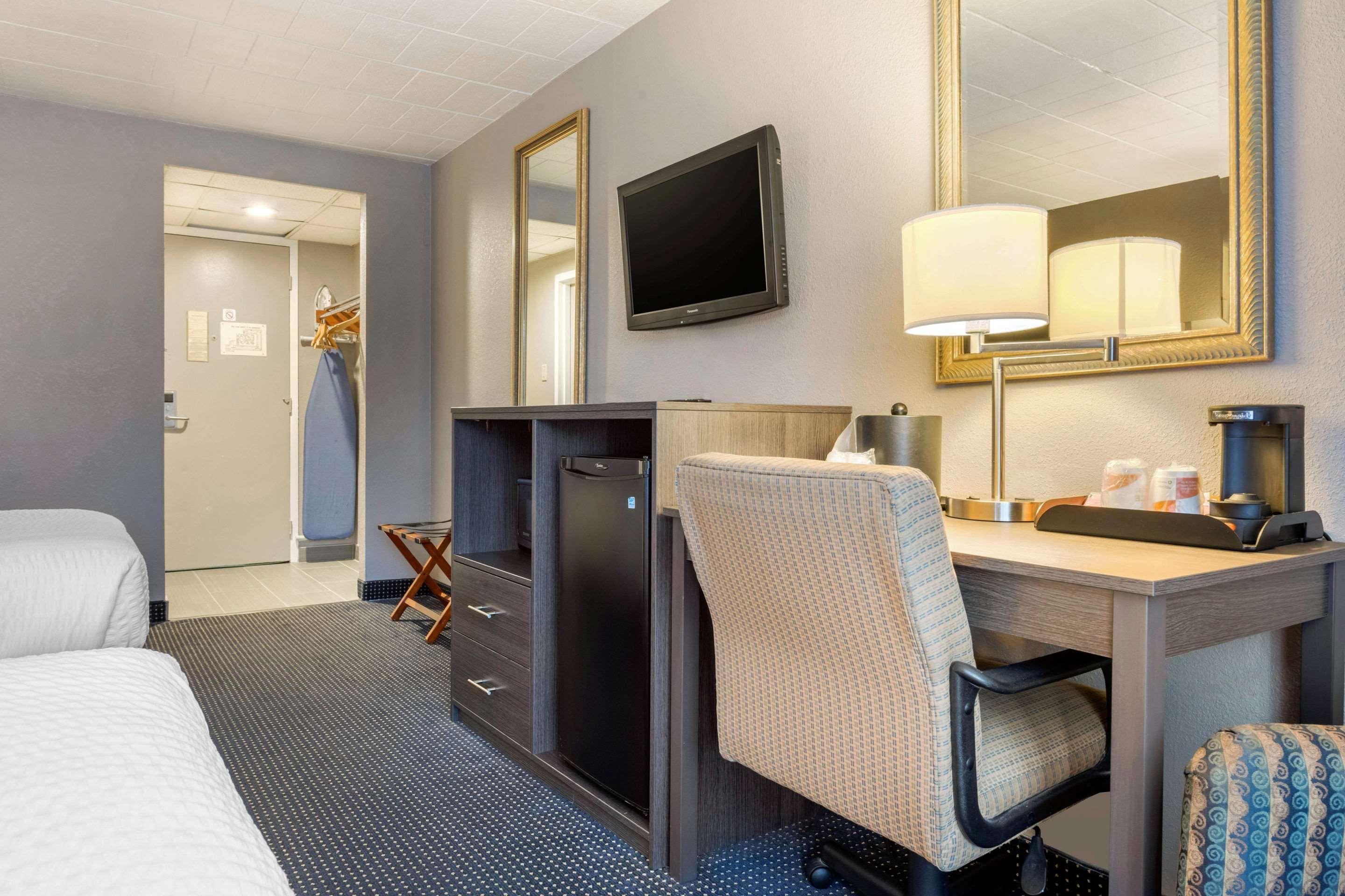 ניו קמברלנד Clarion Hotel And Conference Center Harrisburg West מראה חיצוני תמונה