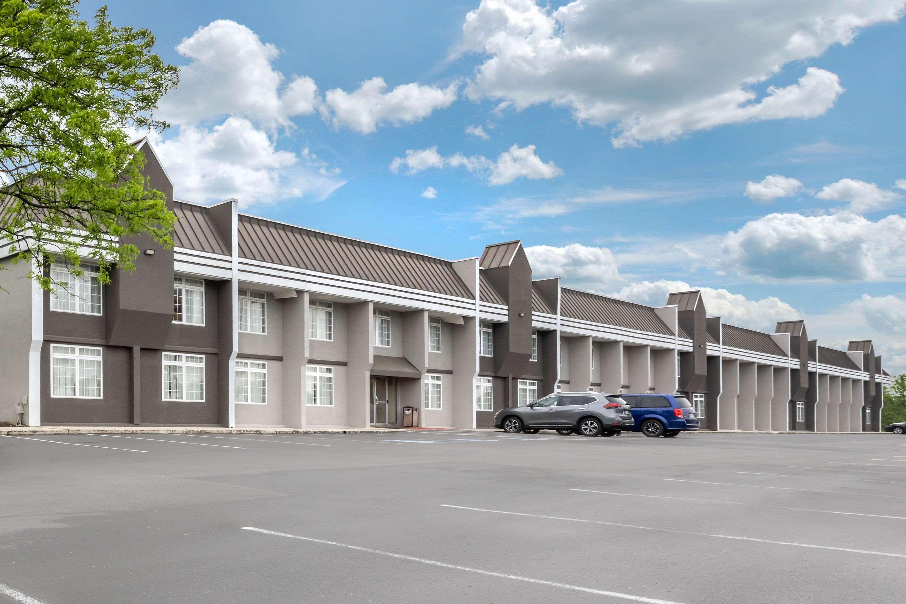 ניו קמברלנד Clarion Hotel And Conference Center Harrisburg West מראה חיצוני תמונה