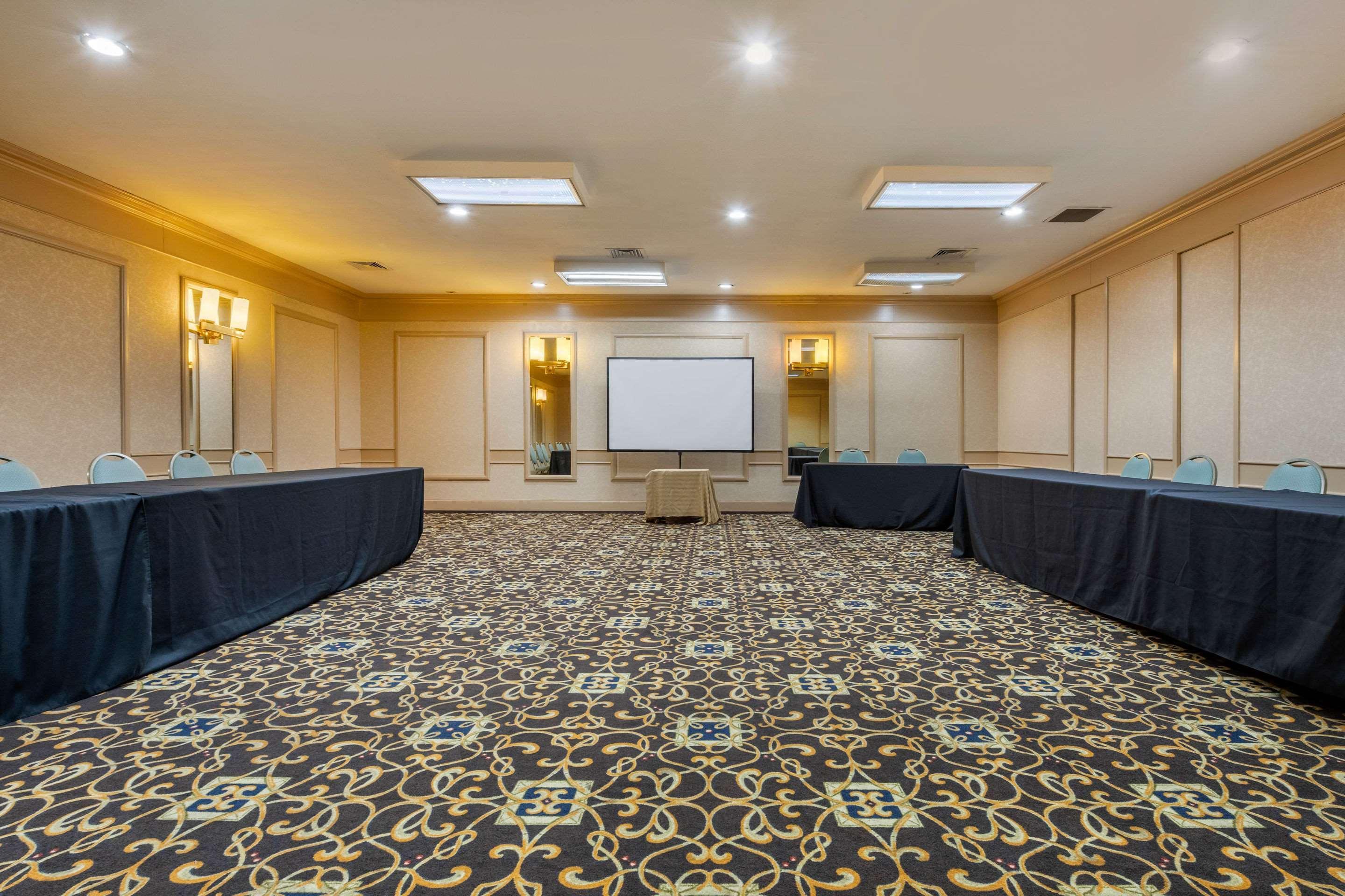 ניו קמברלנד Clarion Hotel And Conference Center Harrisburg West מראה חיצוני תמונה