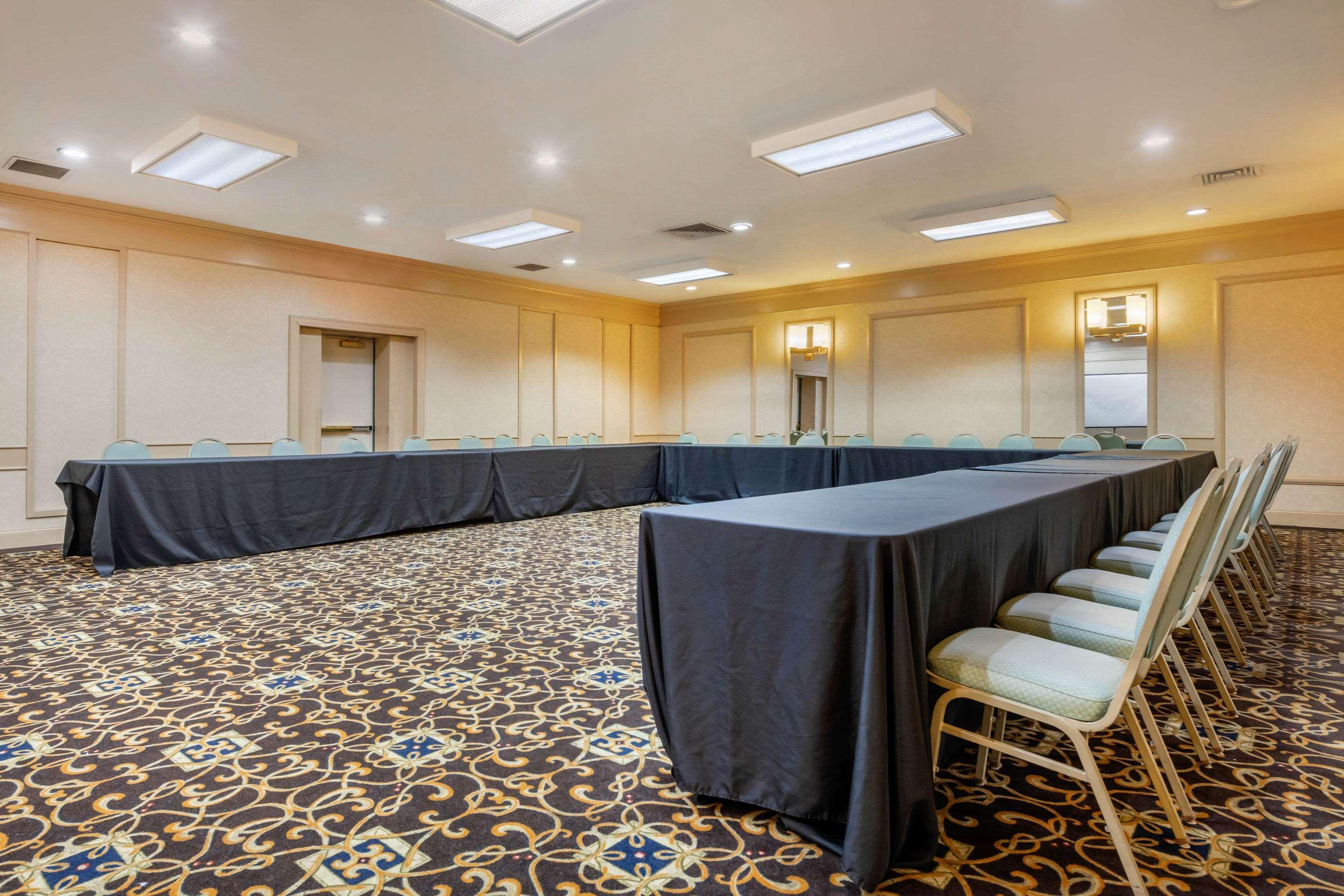 ניו קמברלנד Clarion Hotel And Conference Center Harrisburg West מראה חיצוני תמונה