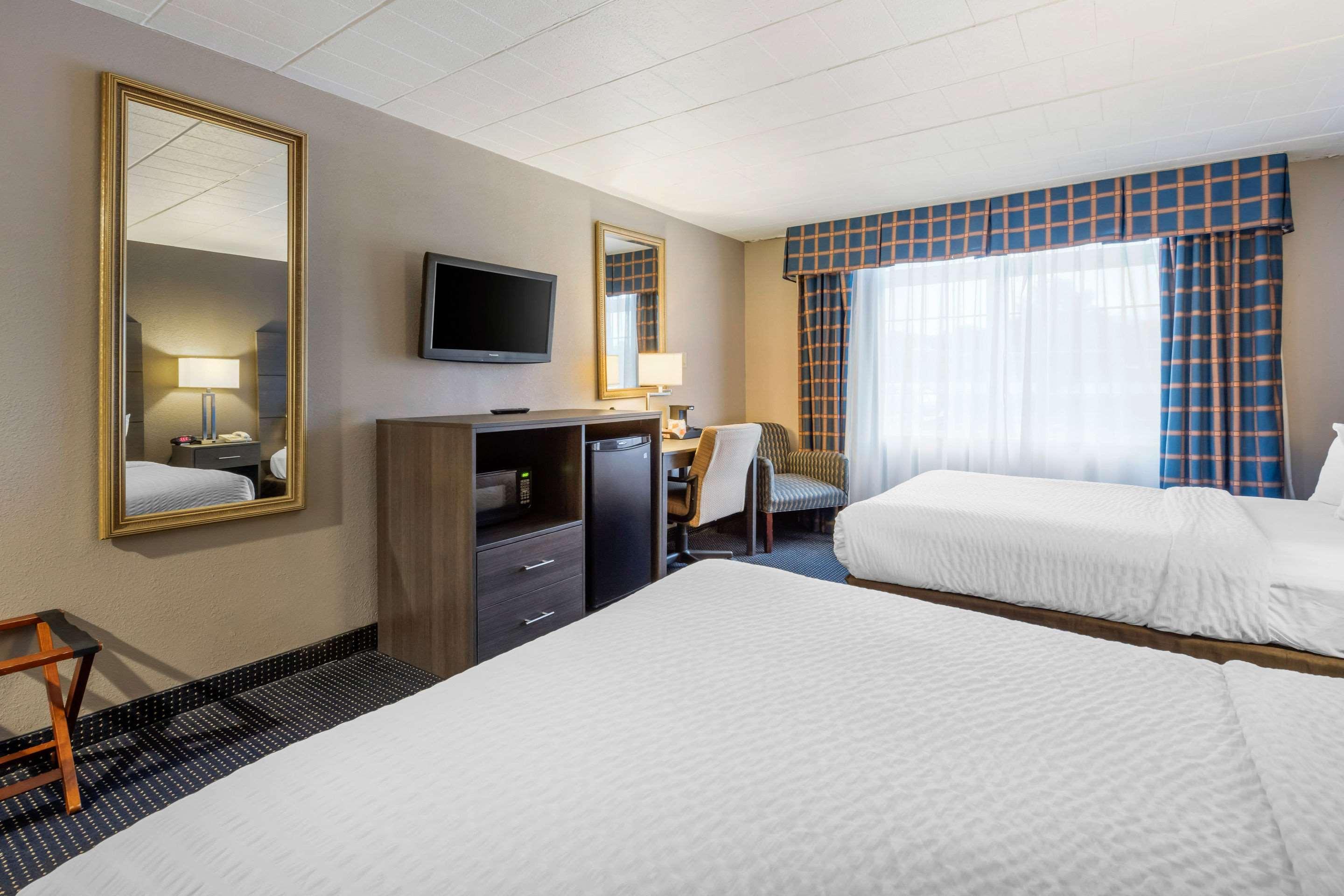 ניו קמברלנד Clarion Hotel And Conference Center Harrisburg West מראה חיצוני תמונה