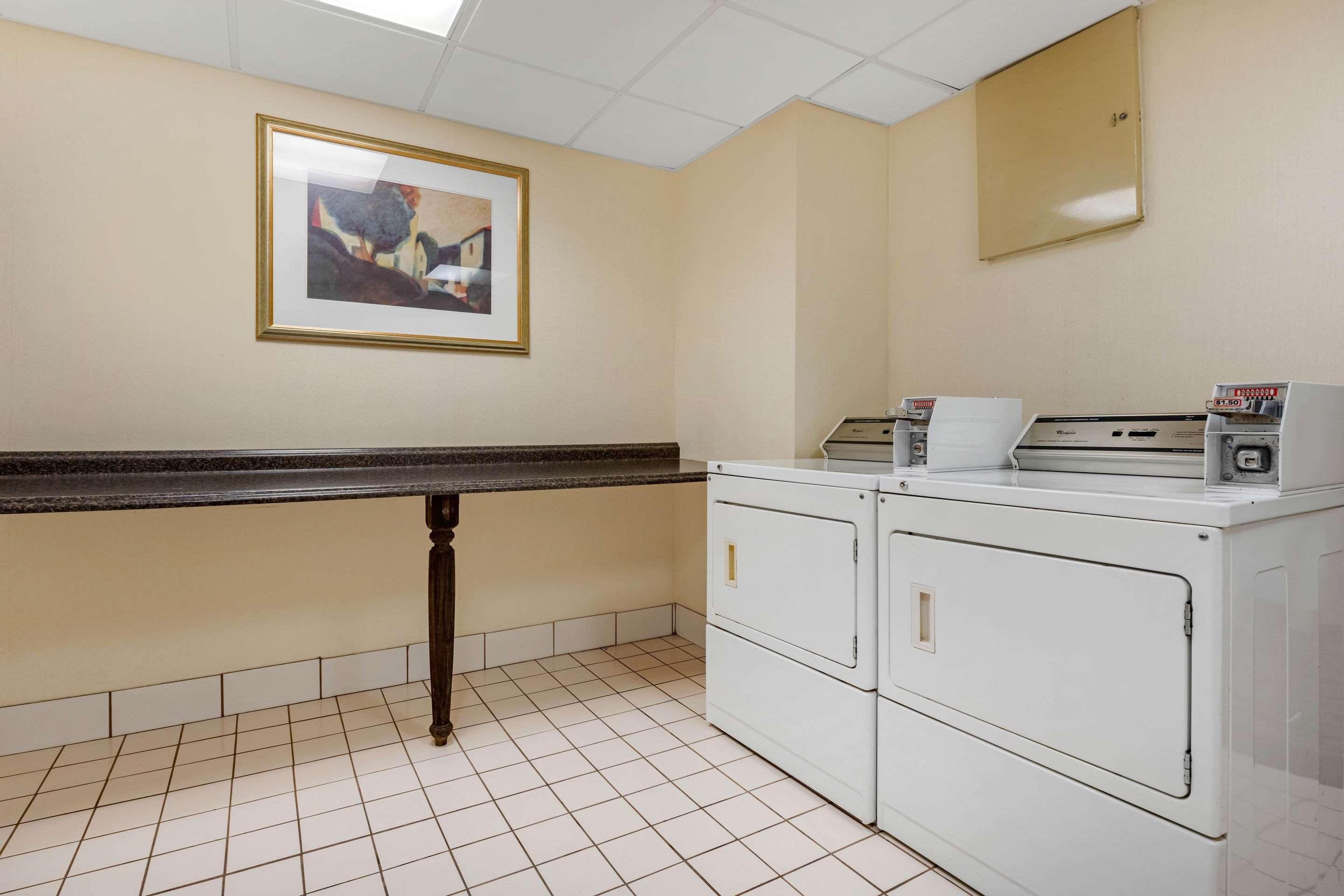 ניו קמברלנד Clarion Hotel And Conference Center Harrisburg West מראה חיצוני תמונה