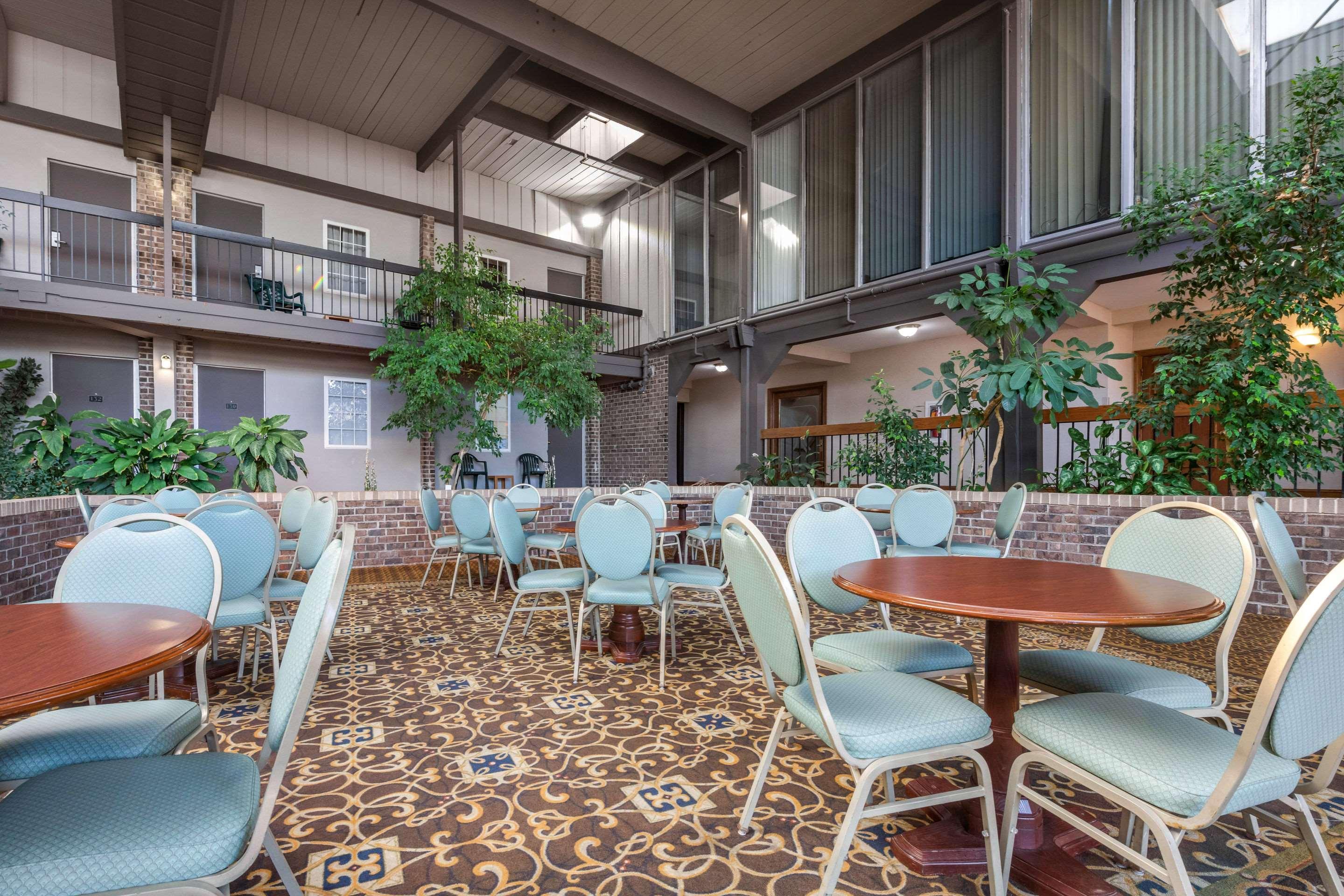 ניו קמברלנד Clarion Hotel And Conference Center Harrisburg West מראה חיצוני תמונה
